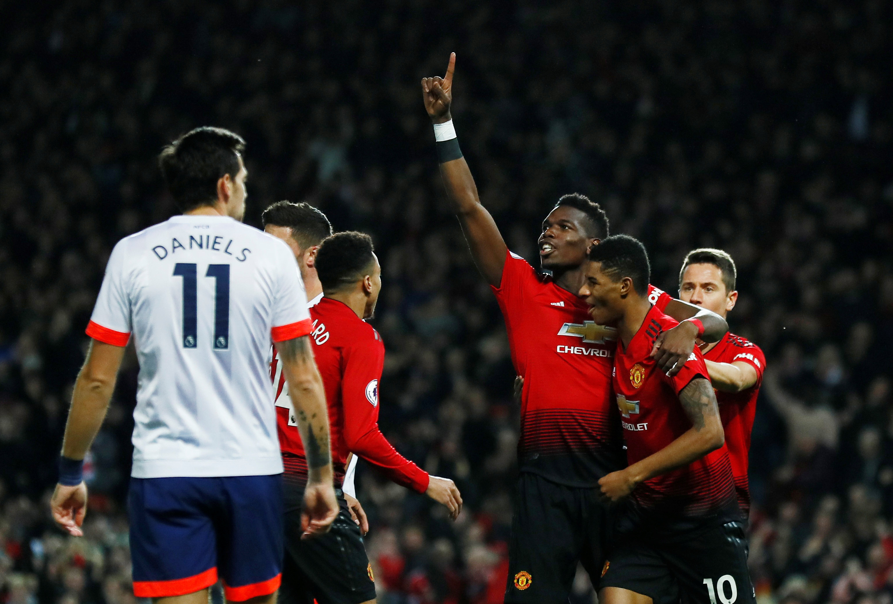 球迷感到困 球迷感到困